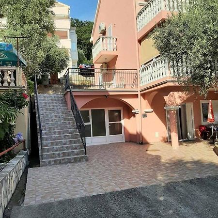 Apartment Pavle Perovic Свети-Стефан Экстерьер фото